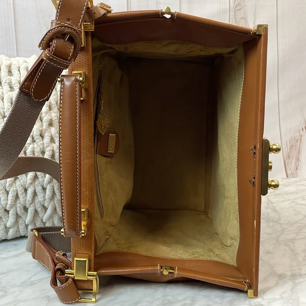 Gucci tan vintage bag